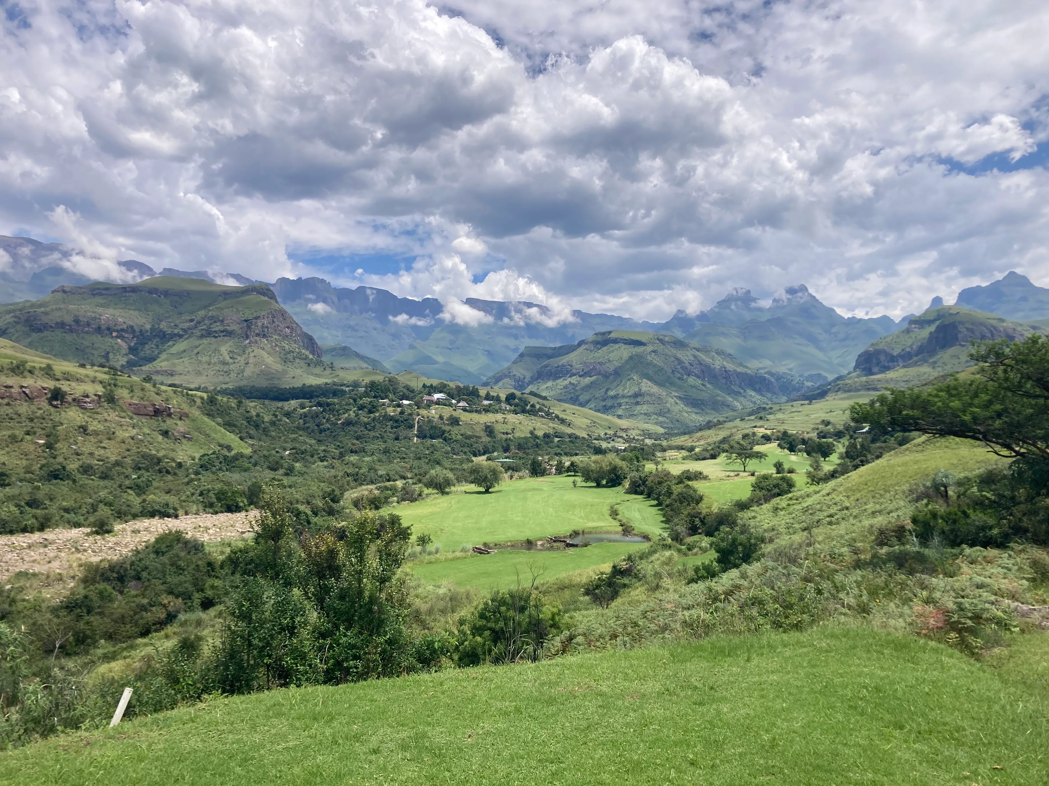 Cathedral Peak Golf Club
