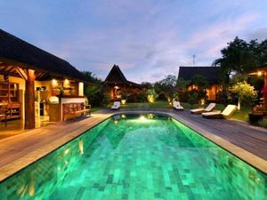 View Scallywags Anyar Estate Images